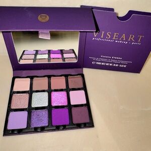 Viseart “VIOLETTE ÉTENDU” eyeshadow palette. Excellent condition.
